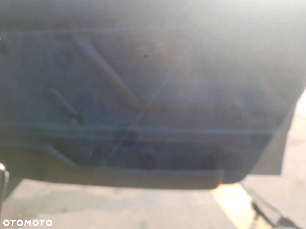 VW GOLF II  1.6 PN    BŁOTNIK PRAWY LEWY PRZÓD  LA7U - 19