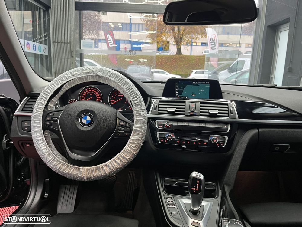 BMW 330 e iPerformance Line Sport - 11