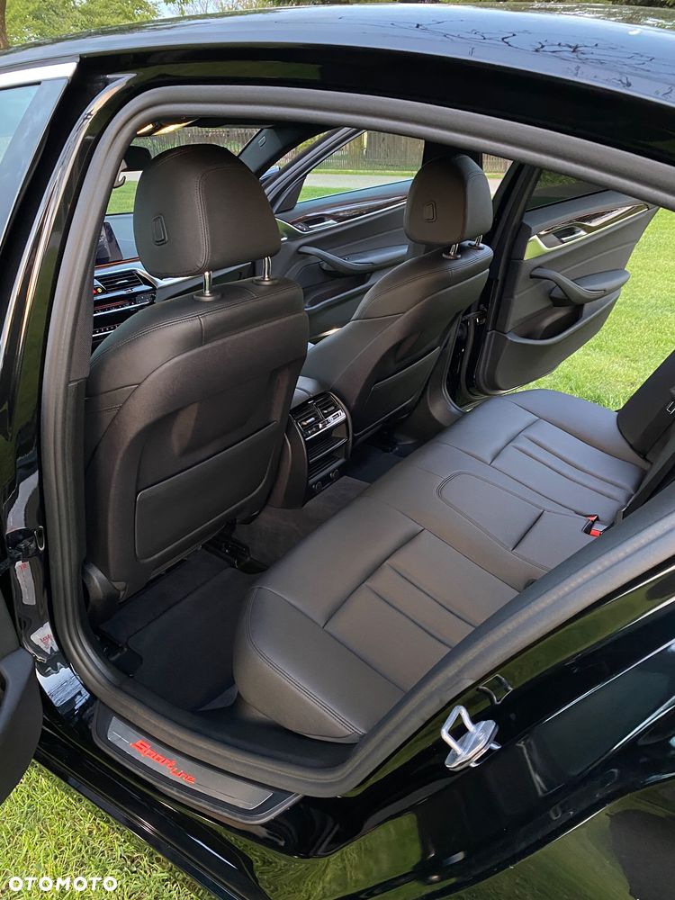BMW Seria 5 530i Sport Line - 14