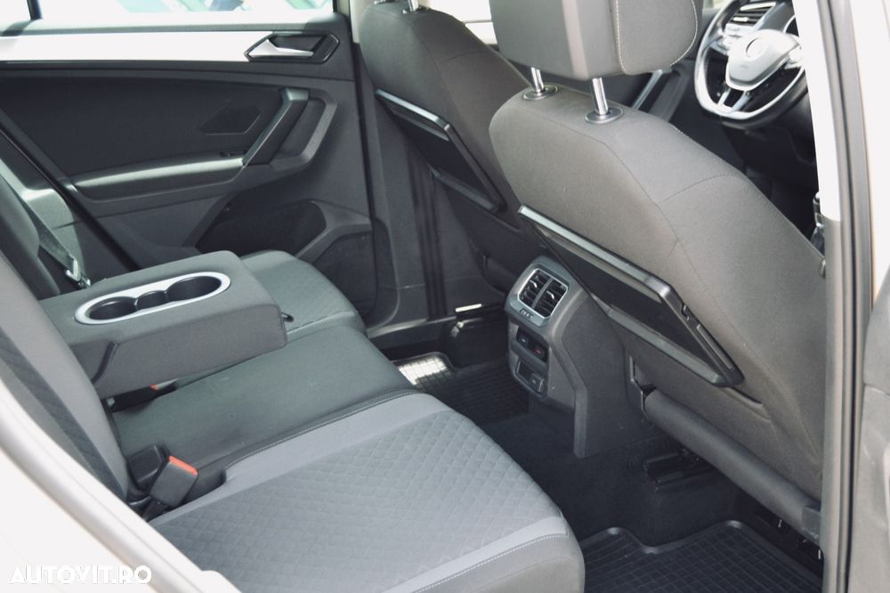 Volkswagen Tiguan 2.0 TDI 4Mot Comfortline - 12