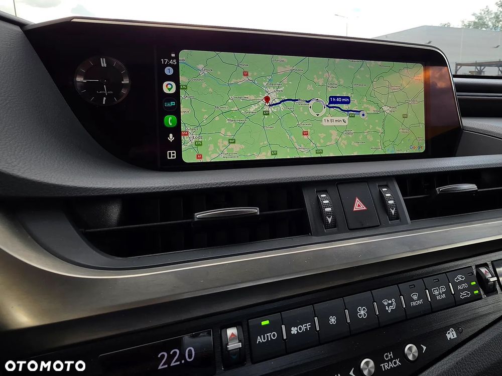 Lexus ES 300h Business Edition + - 18