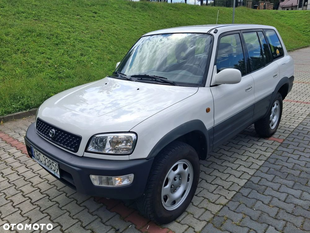 Toyota RAV4 2.0 GLi - 2