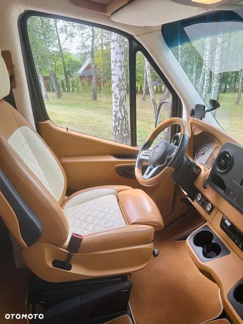 Mercedes-Benz SPRINTER 319 - 16