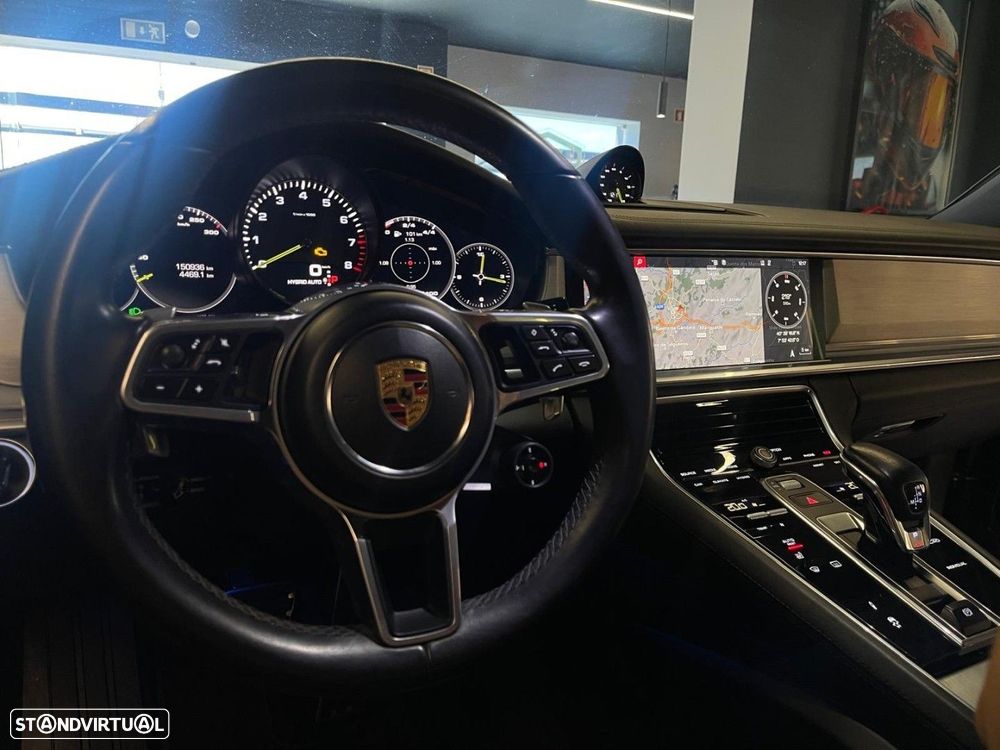 Porsche Panamera 4 E-Hybrid - 9