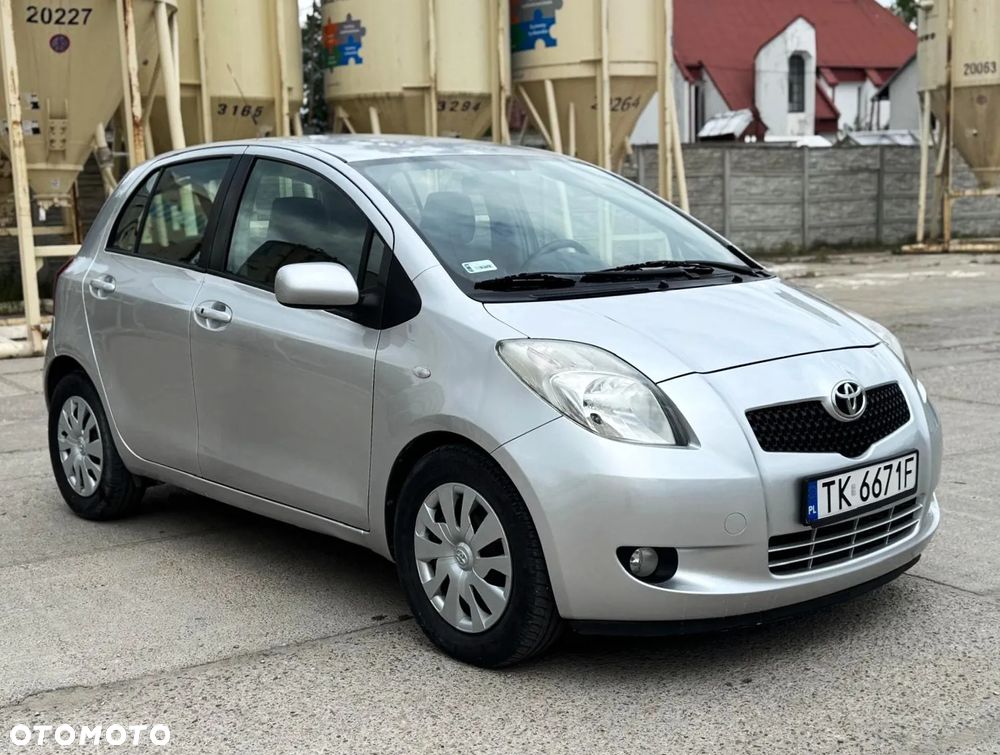 Toyota Yaris 1.3 Sol Premium MM - 2
