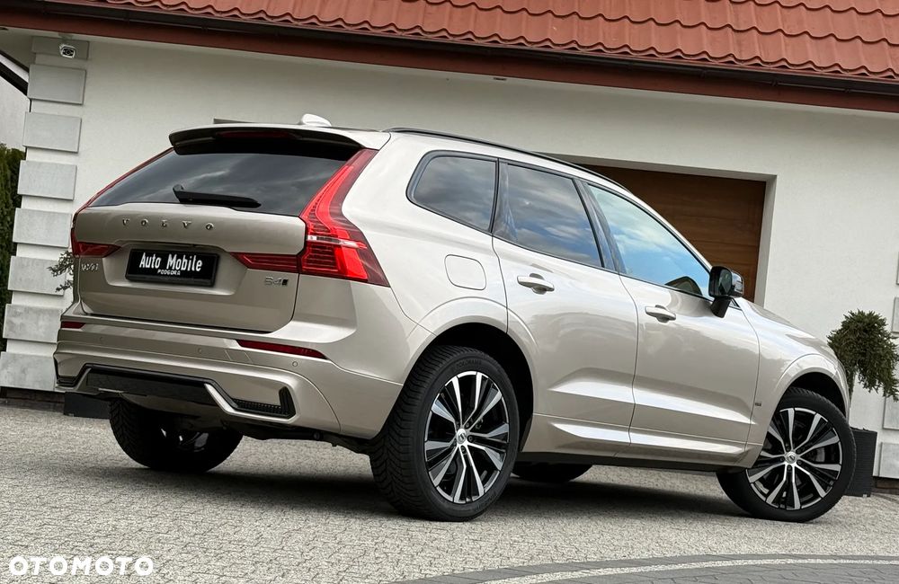 Volvo XC 60 B4 D AWD Plus Dark - 4
