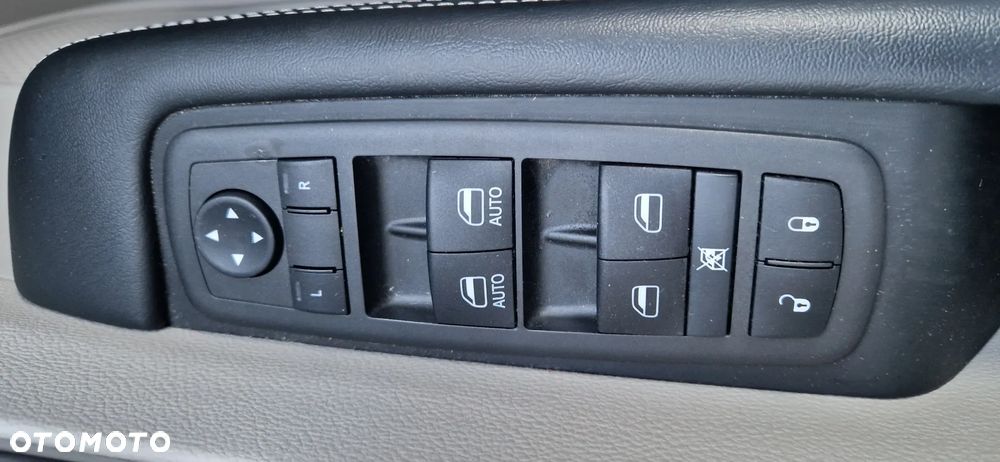 Chrysler Pacifica - 23