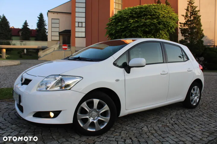 Toyota Auris 1.33 VVT-i Premium + - 17