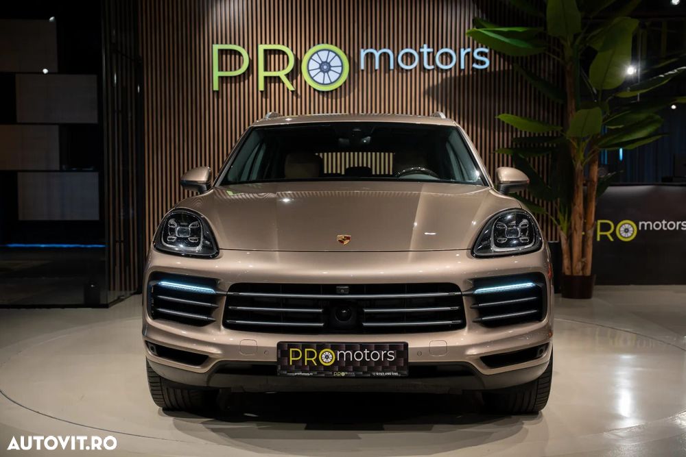 Porsche Cayenne - 6