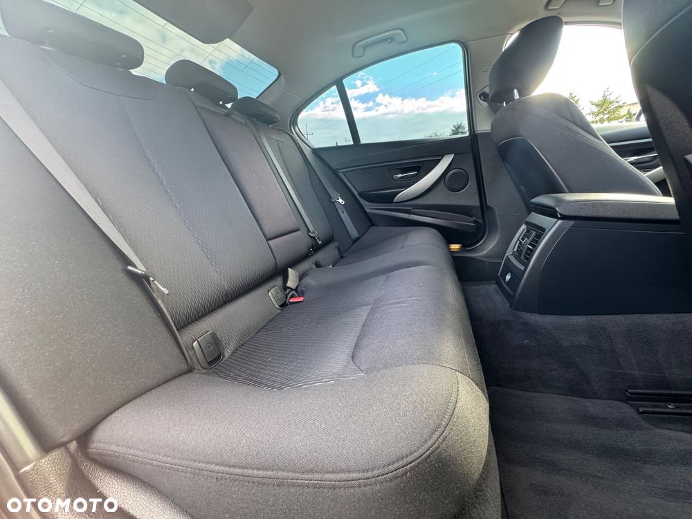 BMW Seria 3 316i M Sport - 18