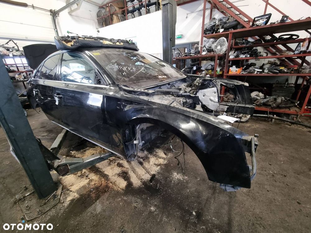 ĆWIARTKA PRAWA PRZÓD AUDI A8 D4 LZ9Y - 1