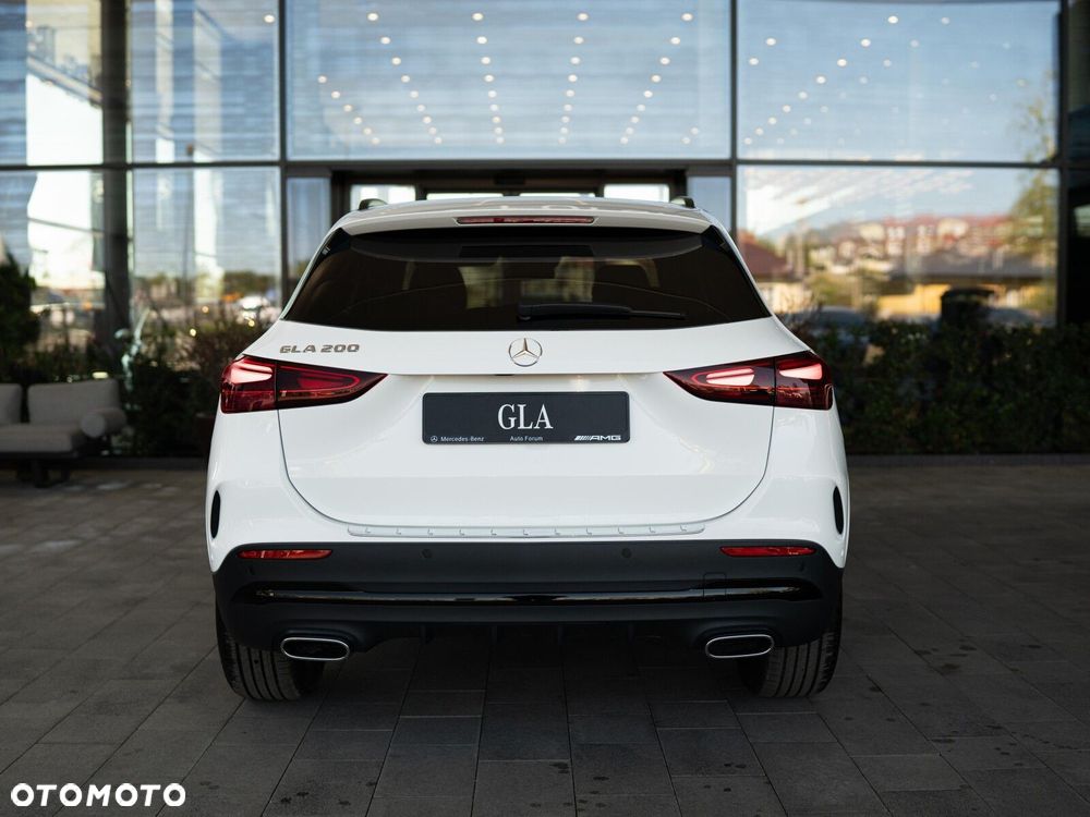 Mercedes-Benz GLA - 5