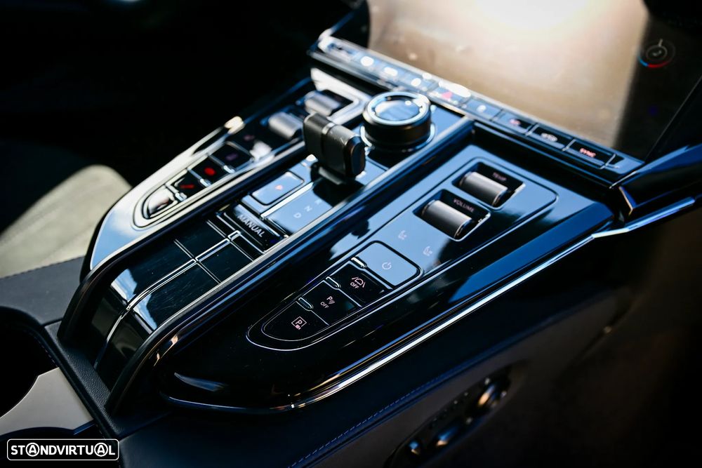 Aston Martin Vantage Coupe V8 - 45