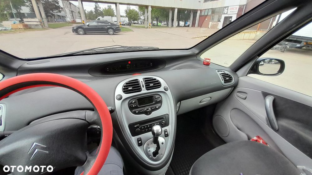 Citroën Xsara Picasso 2.0 16V Exclusive - 4