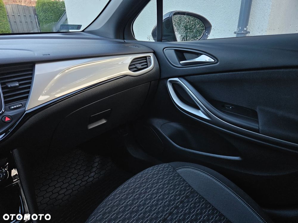 Opel Astra 1.2 T GS Line S&S - 21