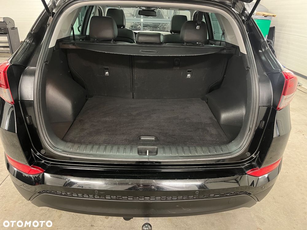 Hyundai Tucson blue 1.7 CRDi 2WD Intro Edition - 25