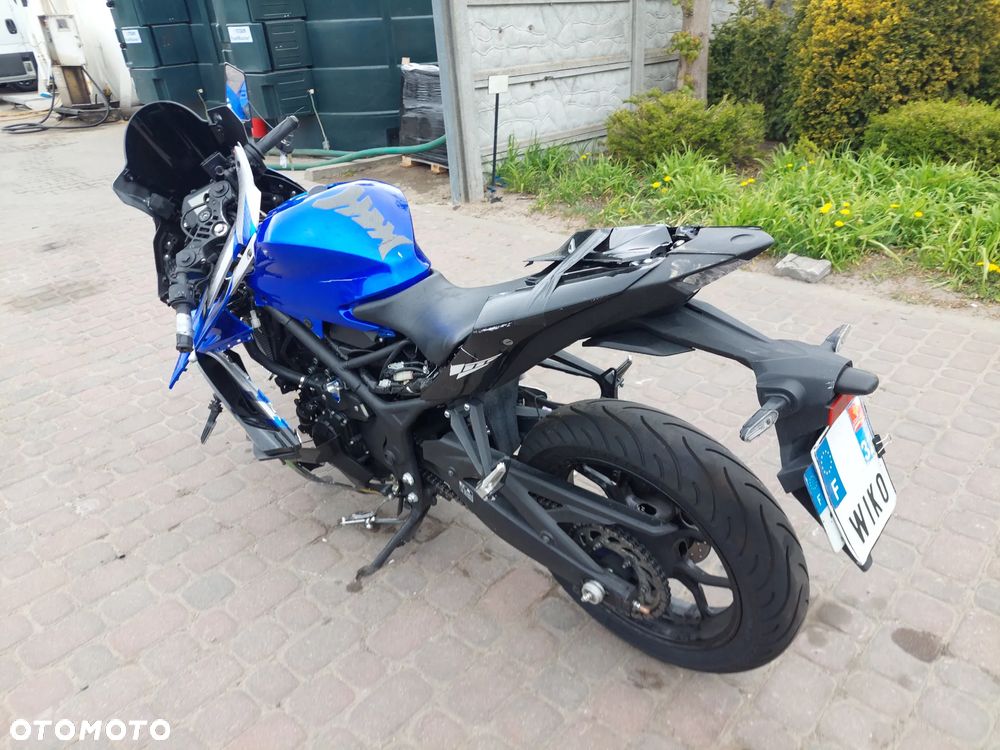 Yamaha R3 - 4