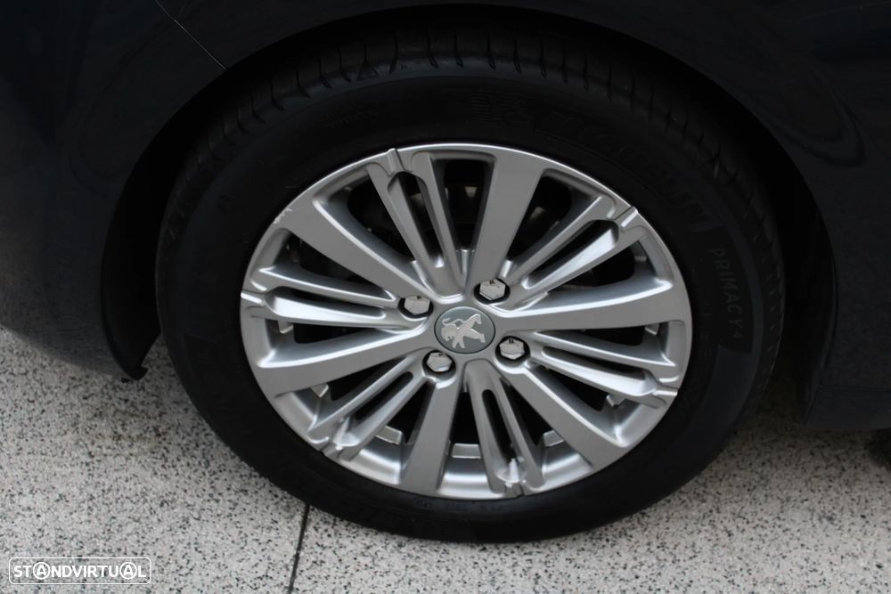 Peugeot 208 1.2 PureTech Style - 48