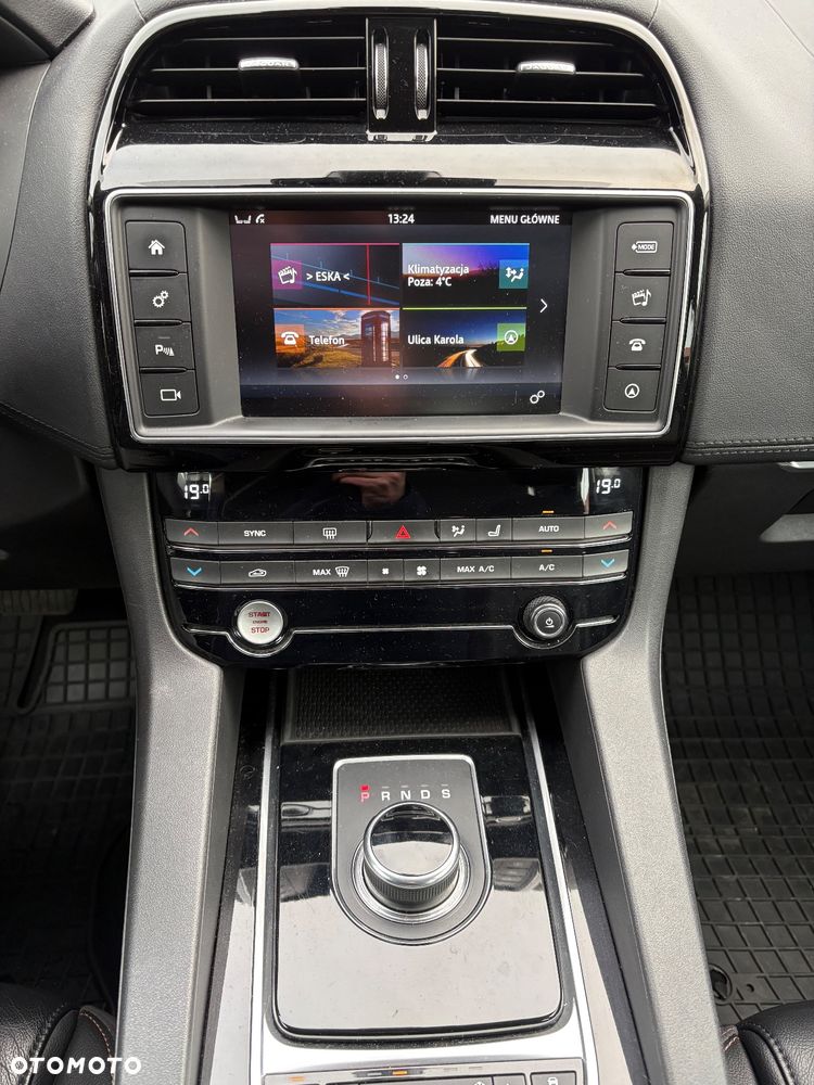 Jaguar F-Pace 20d AWD Prestige - 13