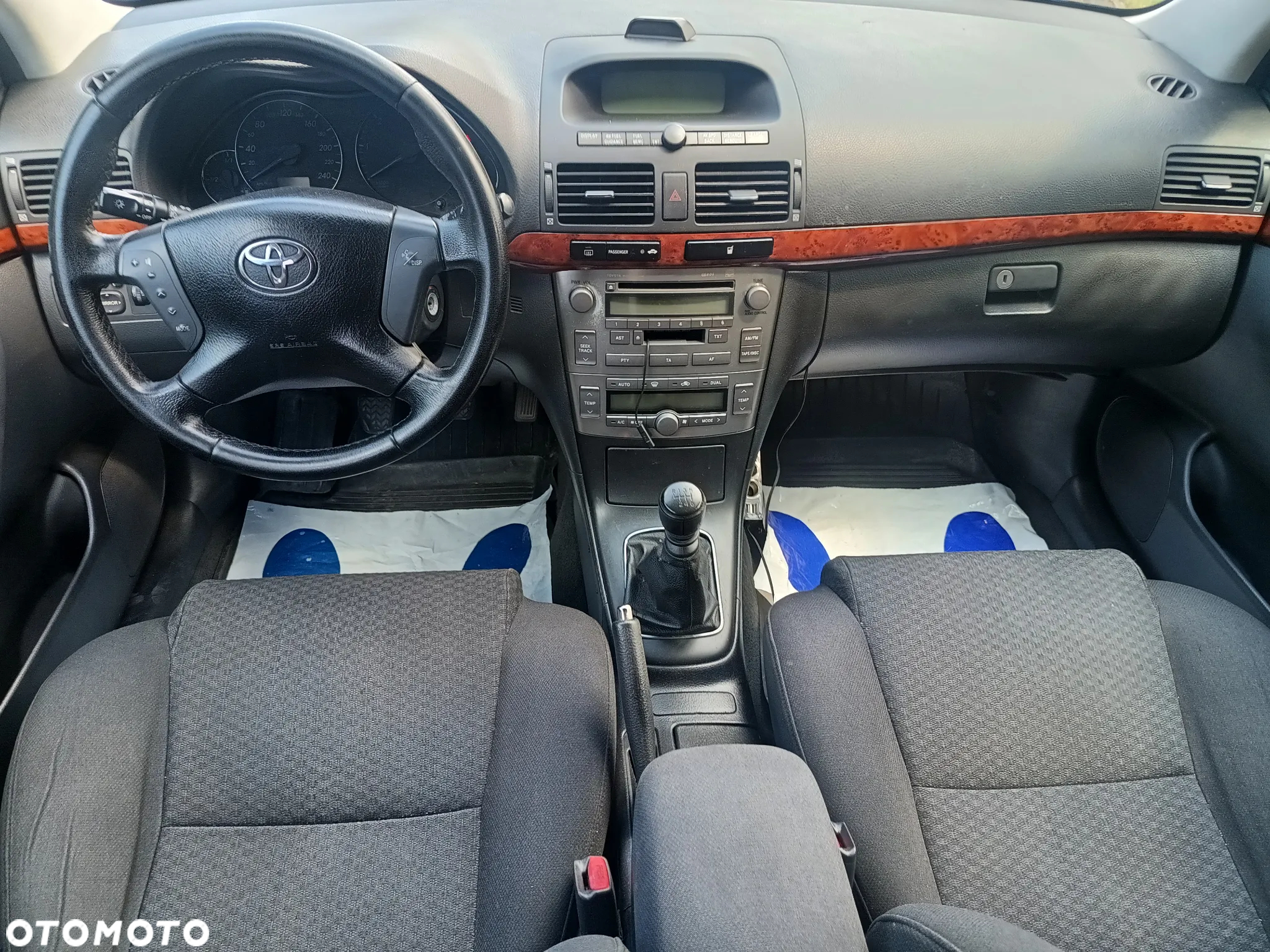 Toyota Avensis - 2