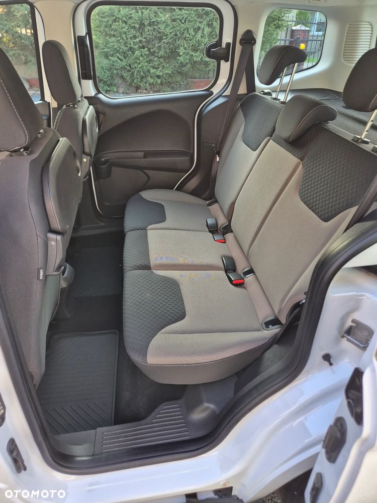 Ford Tourneo Courier 1.5 TDCi Trend - 14