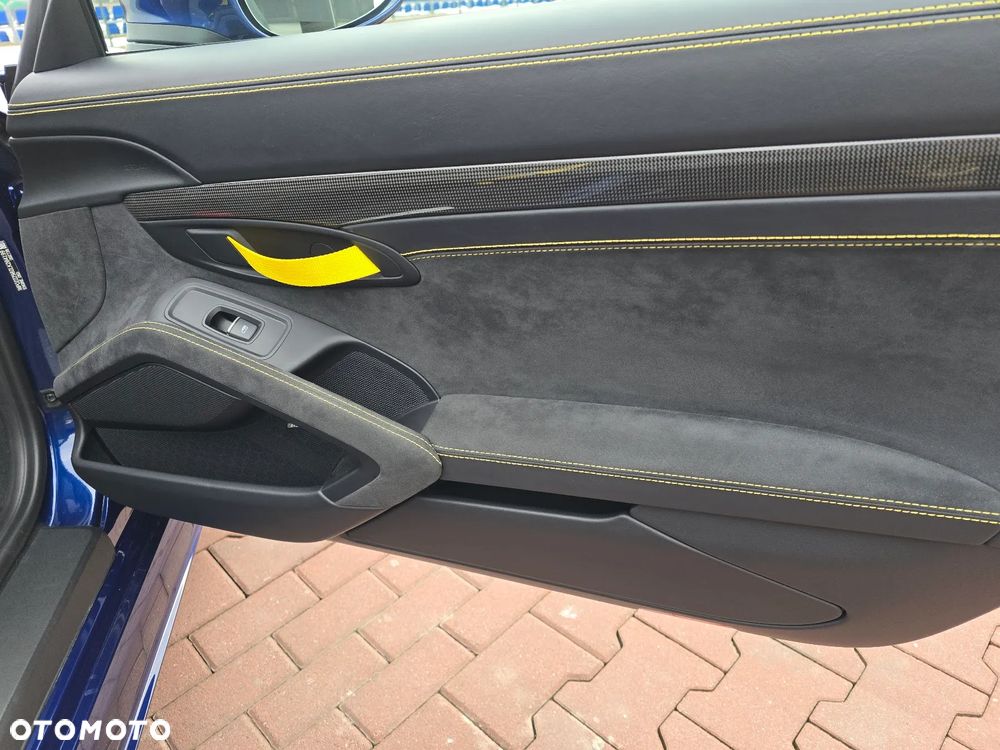 Porsche 718 Cayman - 16