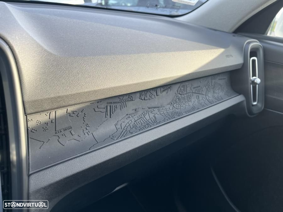 Volvo XC 40 1.5 T2 Momentum Geartronic - 22