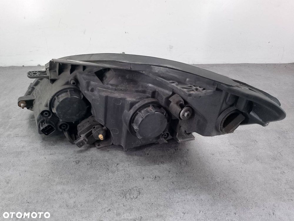 LAMPA PRZÓD PRAWA KIA CEE'D I 20-B855  TYC - 7