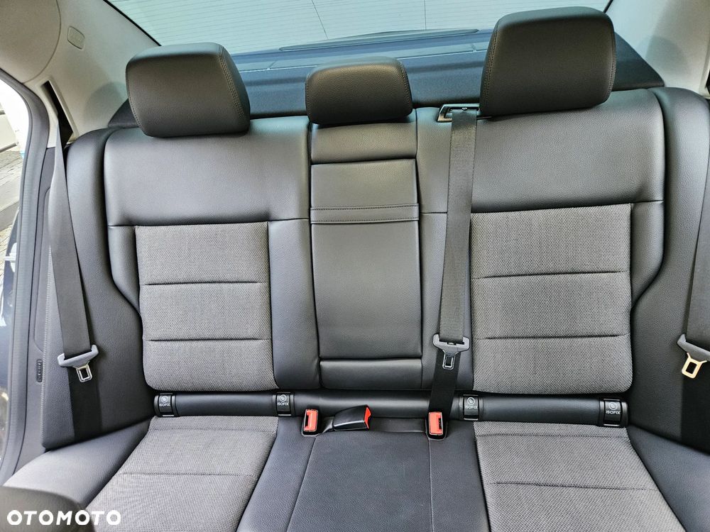 Mercedes-Benz Klasa E 200 CGI BlueEff Avantgarde - 14
