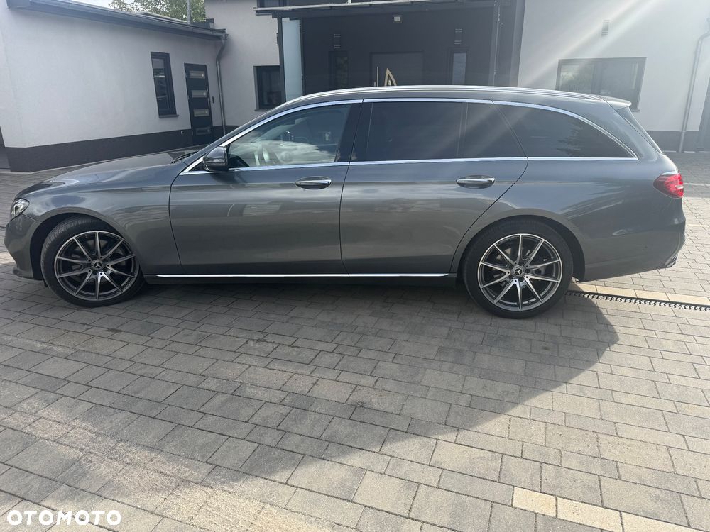 Mercedes-Benz Klasa E 220 d 4-Matic 9G-TRONIC - 6