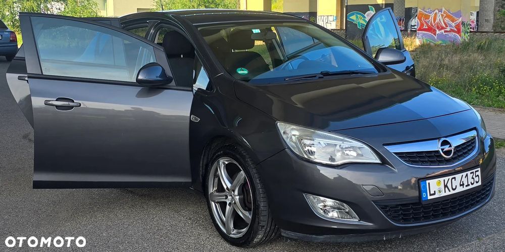 Opel Astra 1.6 Edition 111 Jahre - 10