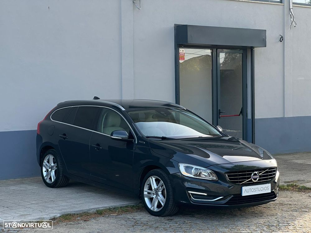 Volvo V60 2.4 D6 Summum AWD Phev - 11