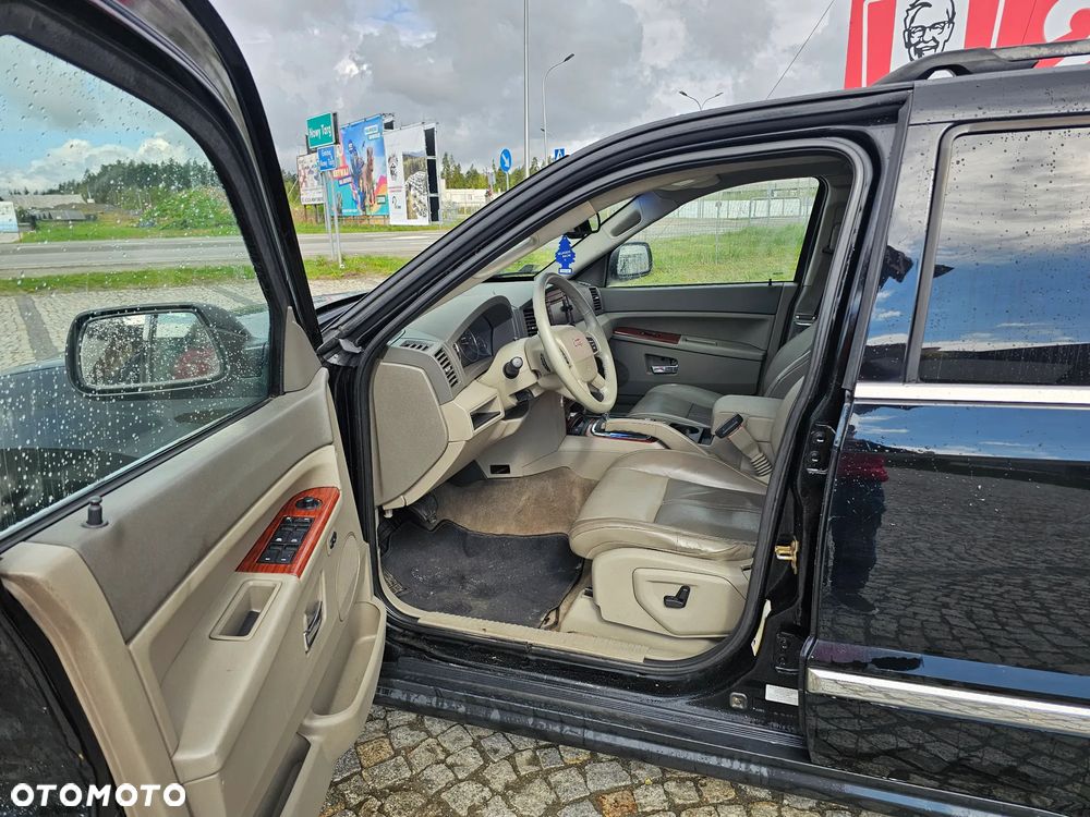 Jeep Grand Cherokee - 25