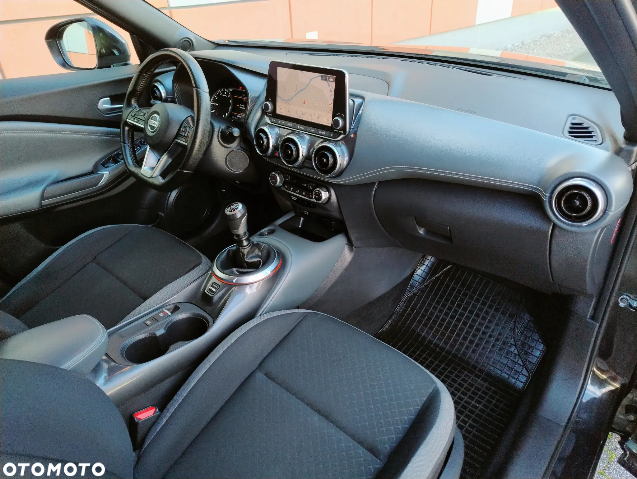 Nissan Juke 1.0 DIG-T Tekna - 10