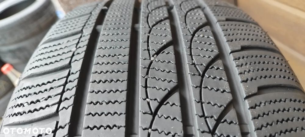 225/50/17 autogrip ice plus s210 - 2