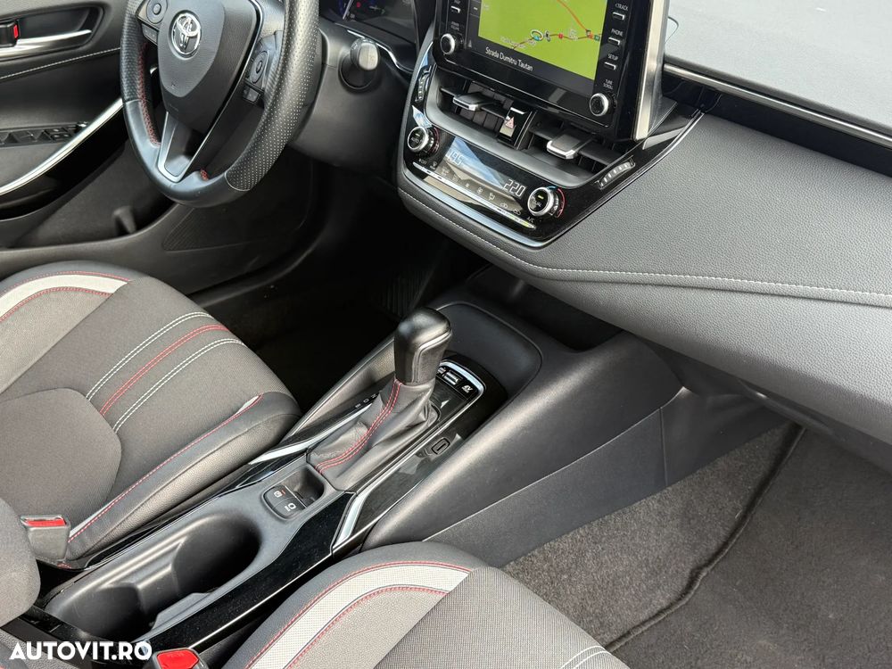 Toyota Corolla 1.8 HSD Dynamic GR Sport - 17