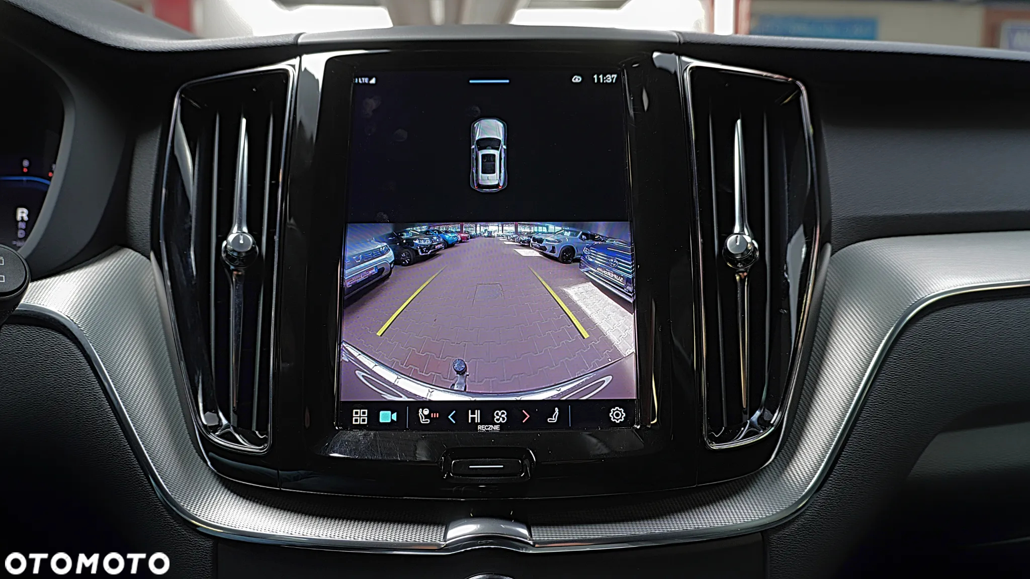 Volvo XC 60 T4 R-Design - 27