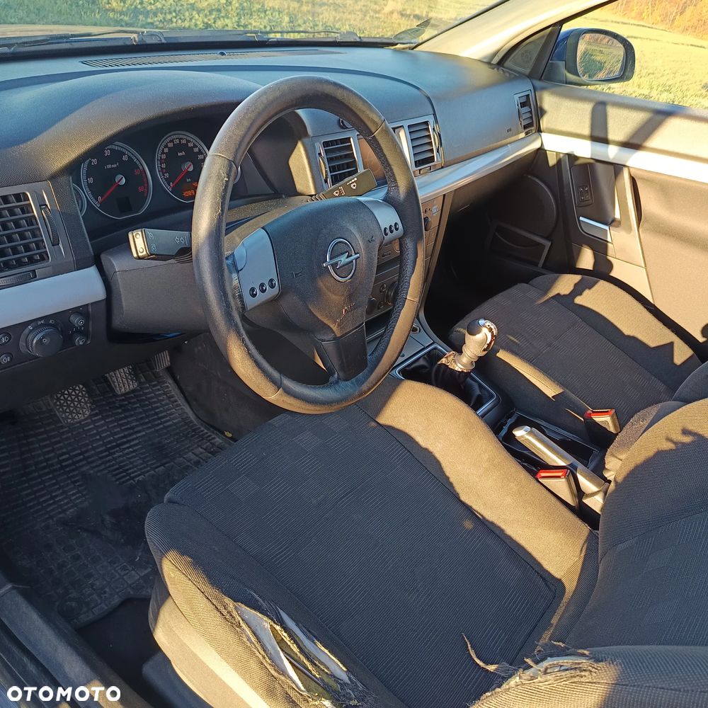 Opel Vectra GTS Hatchback 02-05 - 5