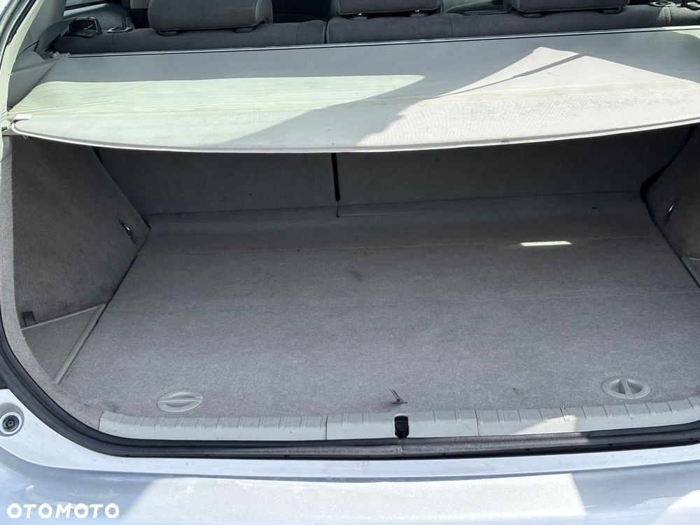 Toyota Prius - 25