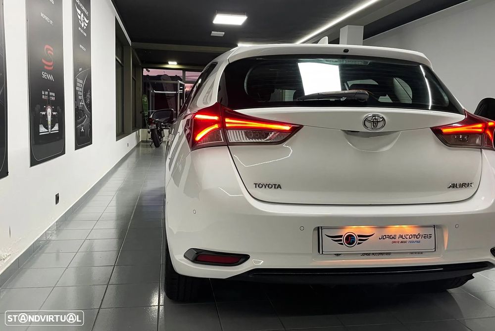 Toyota Auris 1.4 D-4D Exclusive - 17