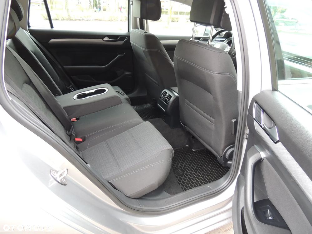 Volkswagen Passat 1.5 TSI EVO Business DSG - 22