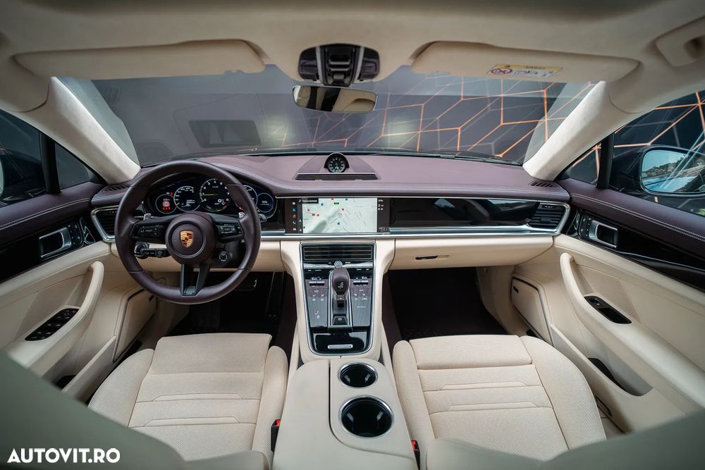 Porsche Panamera - 21