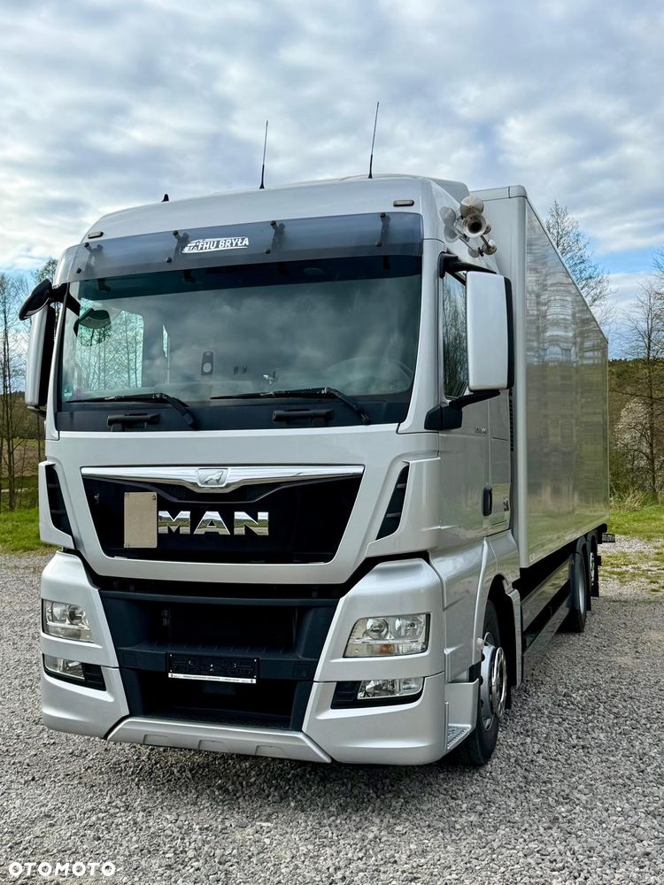 MAN TGX 26.440 / KONTENER / IZOTERMA / WINDA / 20 PALET / CAŁY NA PODUSZKACH / 3 OSIE / 3 OŚ PODNOSZONA + SKRĘTNA / EURO 6 / SPROWADZONY / SERWISOWANY - 11
