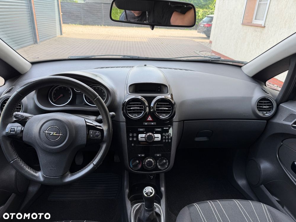 Opel Corsa 1.4 16V Edition 111 Jahre - 9