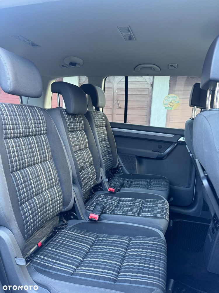 Volkswagen Touran - 26