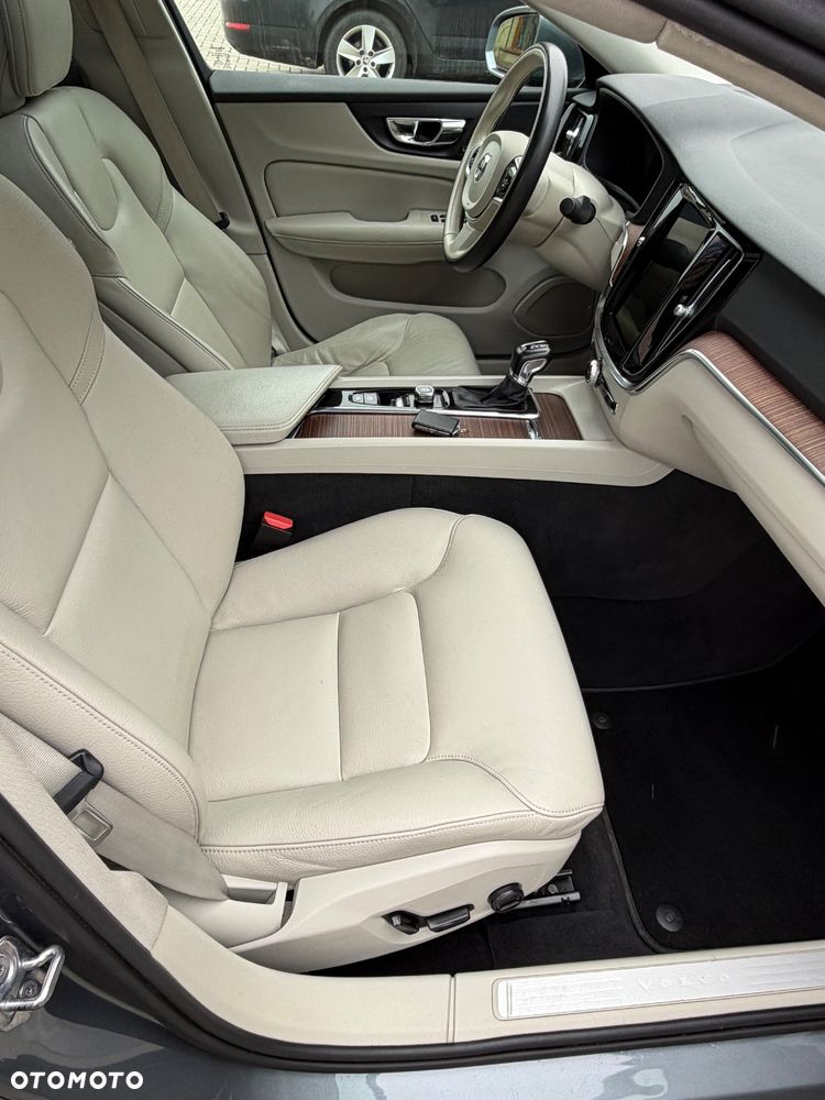 Volvo S60 T6 AWD Momentum Pro - 6