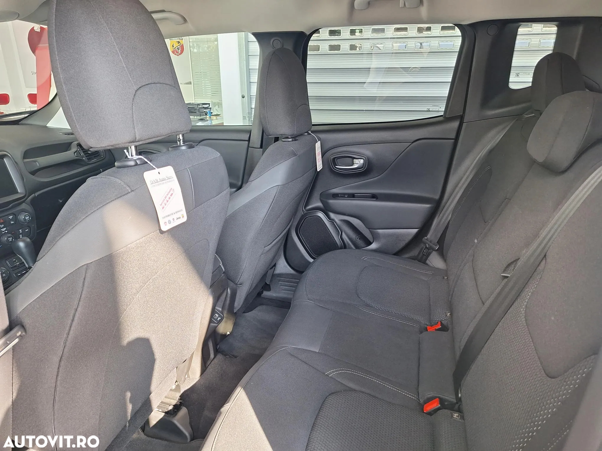 Jeep Renegade - 11