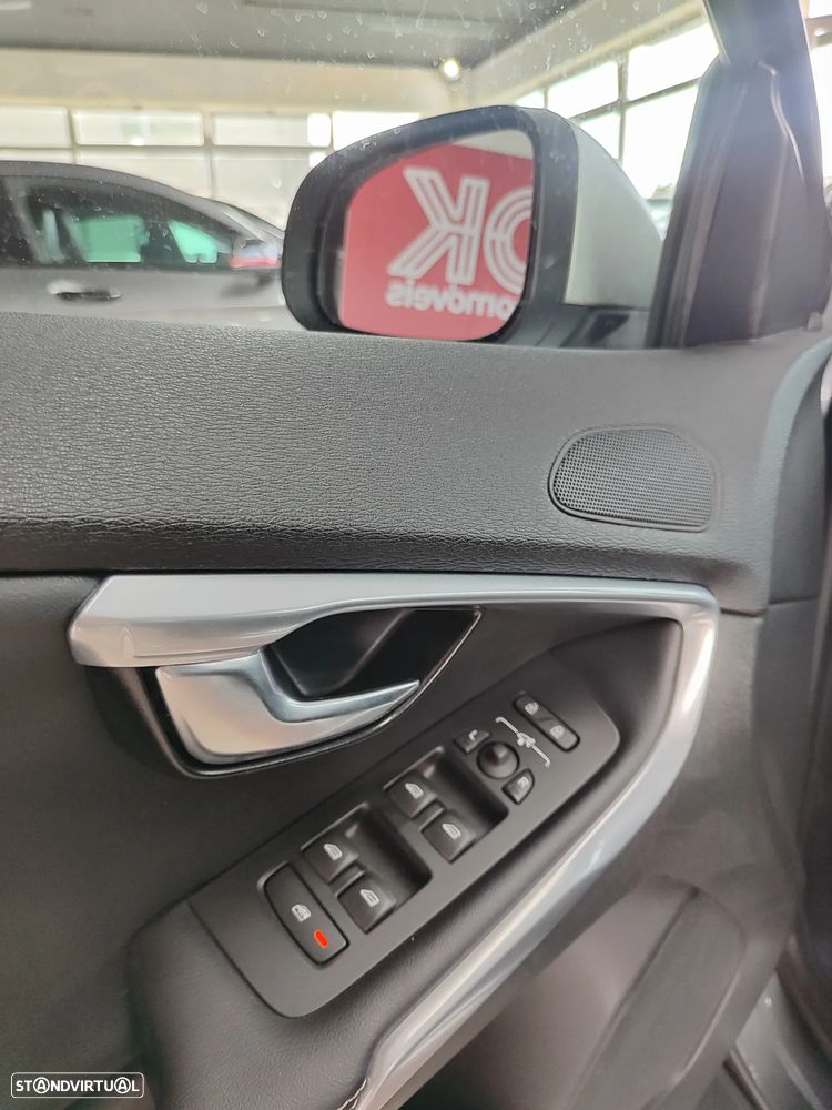 Volvo V40 2.0 D3 R-Design - 25