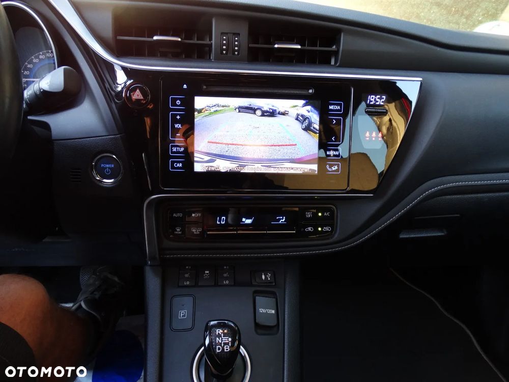 Toyota Auris - 14