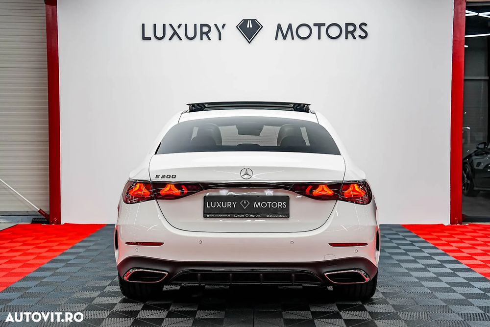 Mercedes-Benz E 200 9G-TRONIC Edition AMG Line - 9